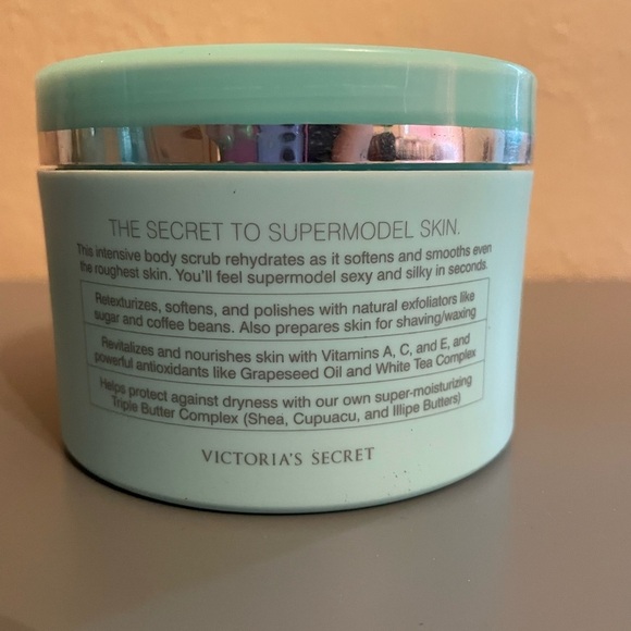 Extremely Rare Victoria's Secret Spa Intensive Body Scrub - NWT - Picture 2 of 2